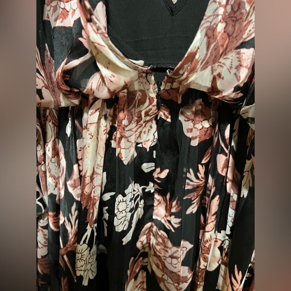 ASOS DESIGN satin stripe blouson mini dress with ring detail in floral print - Picture 11 of 12
